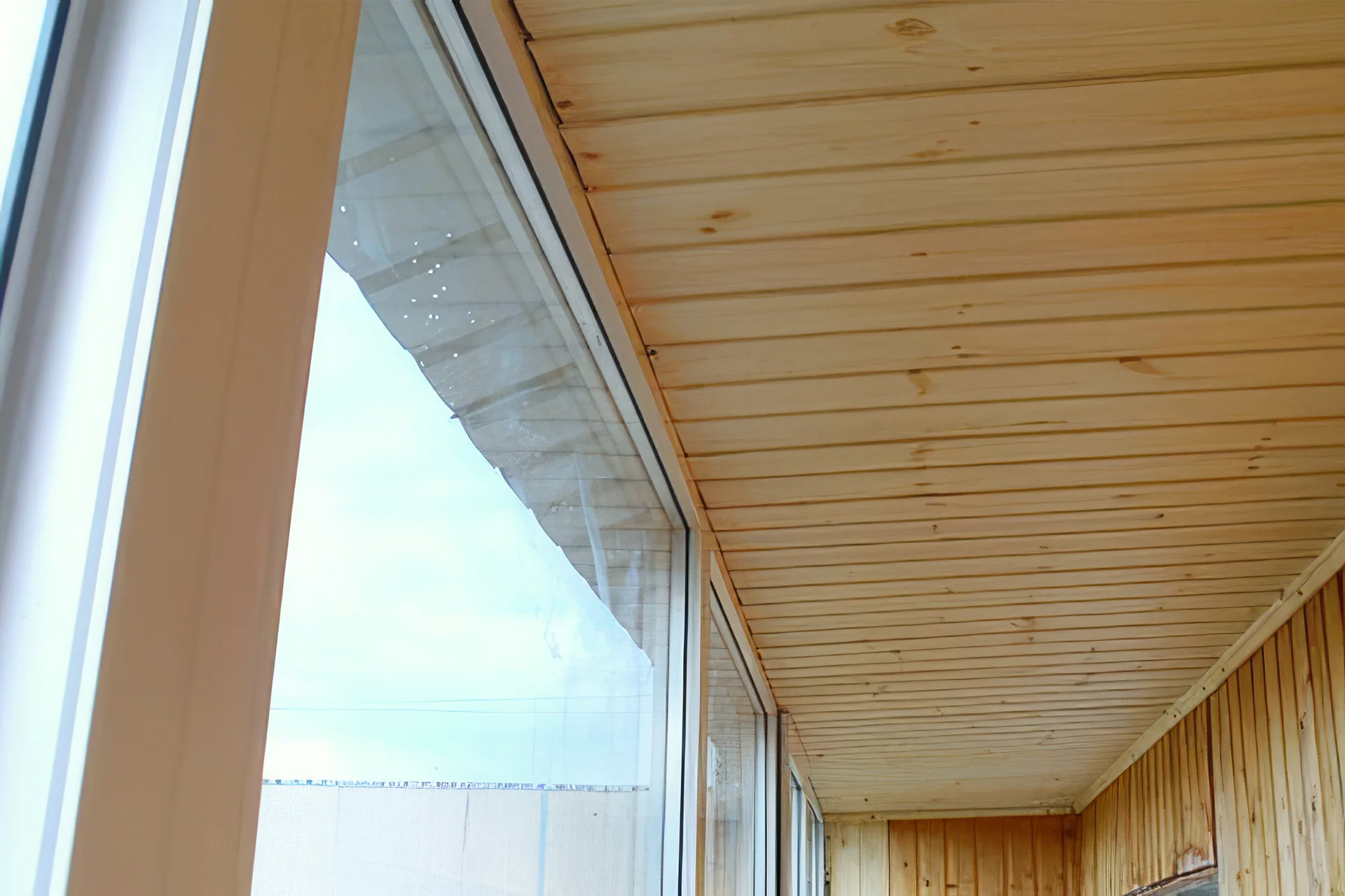 Остеклення балкону