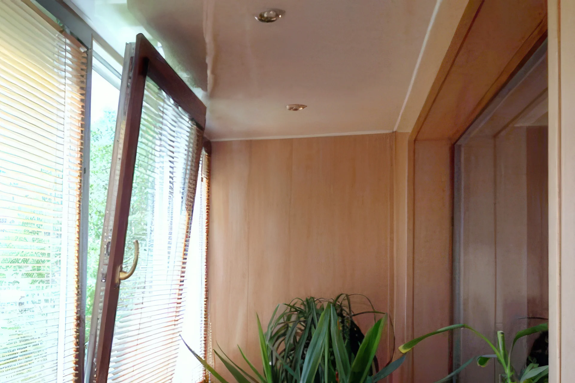 Остеклення балкону