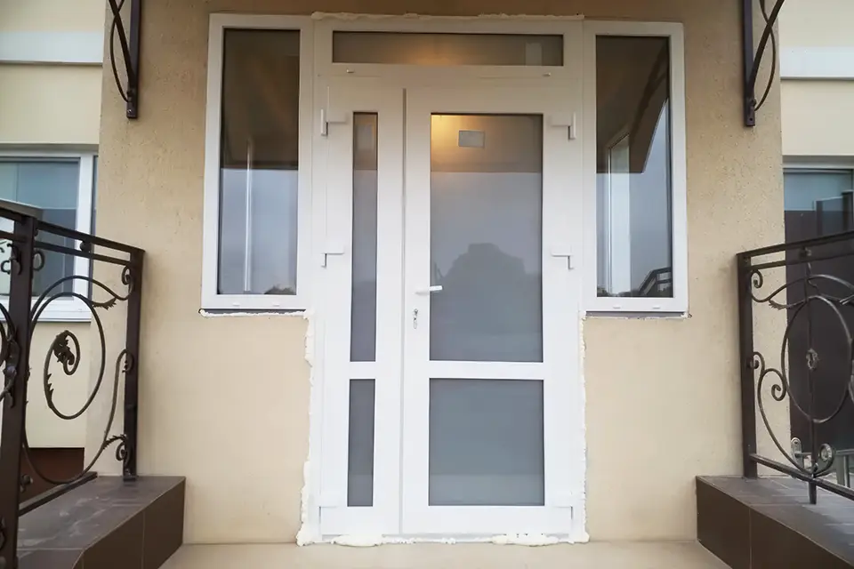 Встановлення вхідних металопластикових дверей