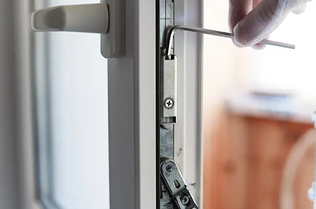 Своєчасна регулювання   та ремонт вікон 