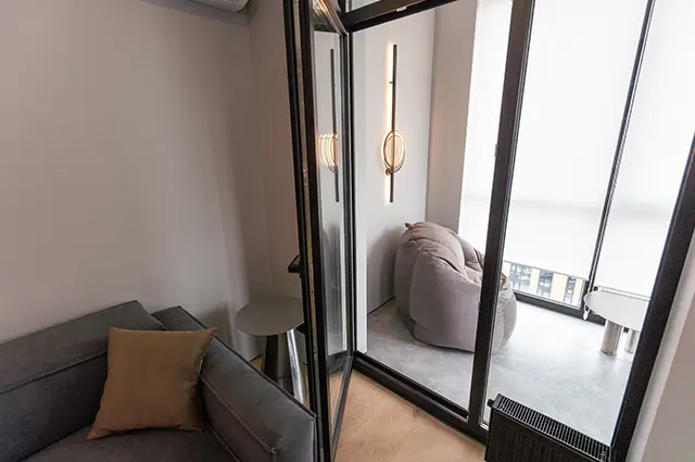 Тепле остеклення балкона Київ